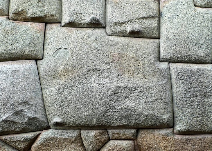 12- angle Inca Stone in Cusco