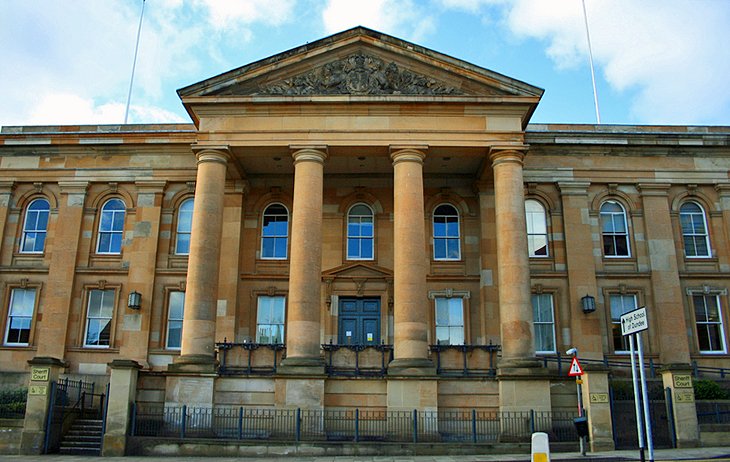 Dundee Sheriff Court