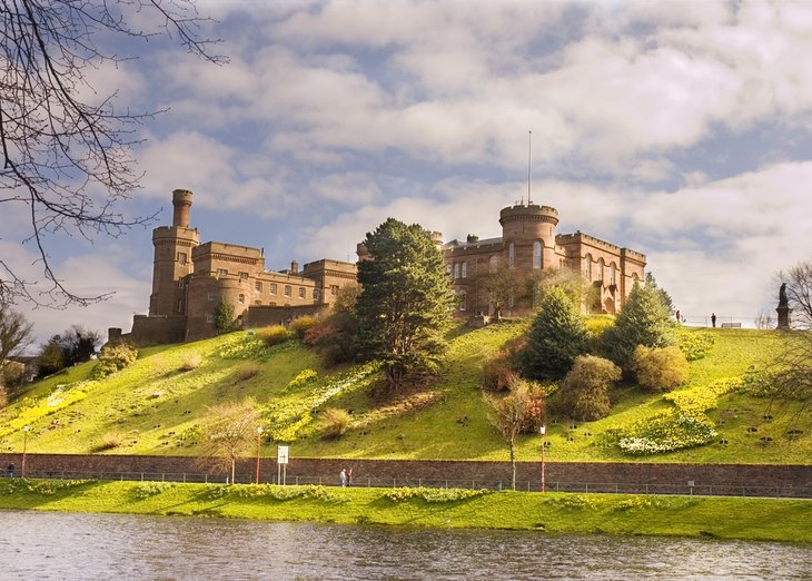 tourist attractions near inverness scotland