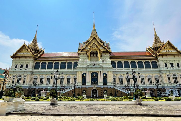 Explorando el Gran Palacio de Bangkok: una timonel para visitantes