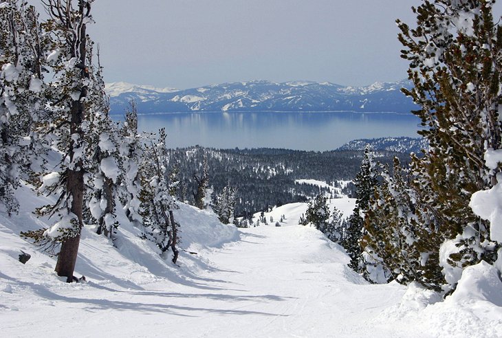 8 estaciones de esquí mejor calificadas en Lake Tahoe