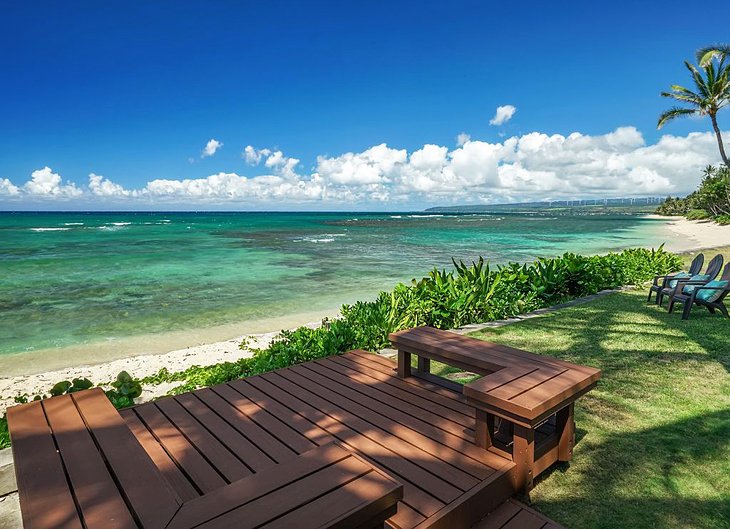 Maison en bord de mer sur une plage isolée