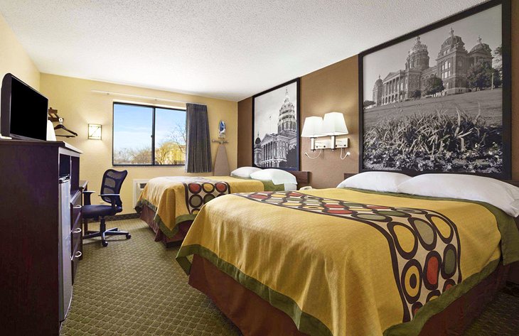 Photo Source: Super 8 Cedar Rapids