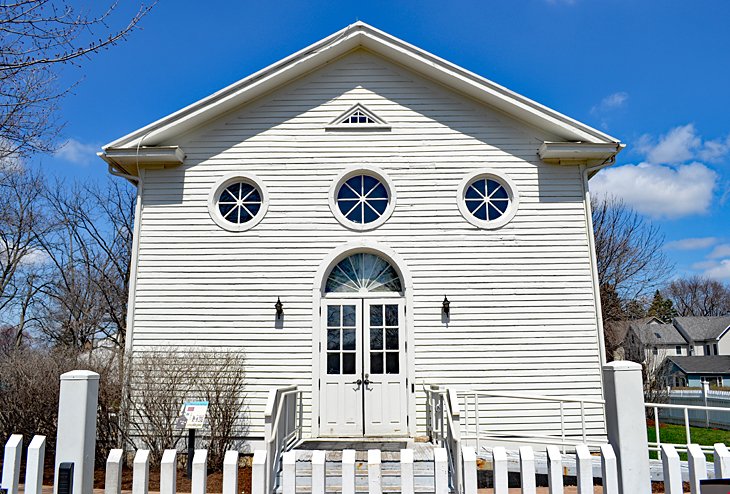 Naper Settlement