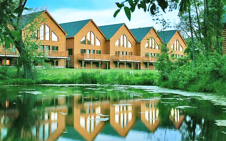 Photo Source: Grand Bear Resort at Starved Rock