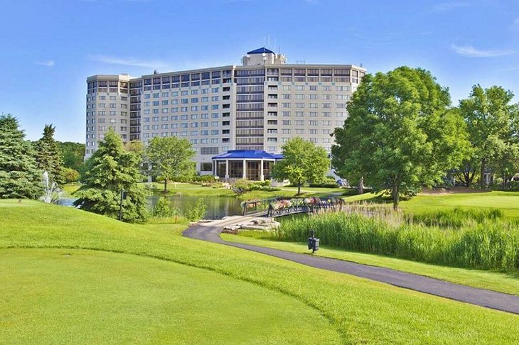 Photo Source: Hilton Chicago/Oak Brook Hills Resort & Conference Center
