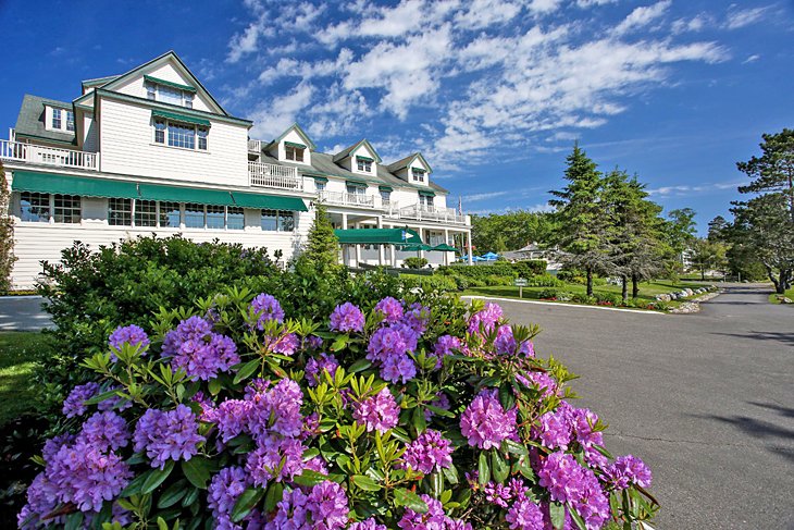 Photo Source: Spruce Point Inn Resort & Spa