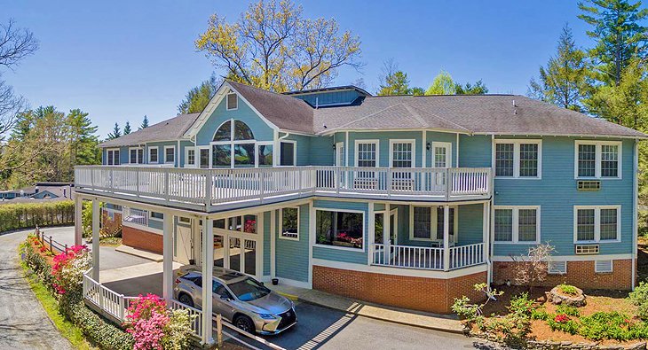 Photo Source: Highland Lake Inn & Resort