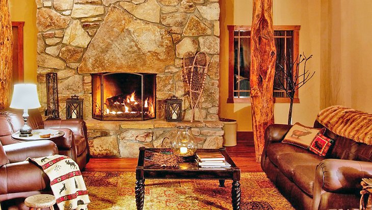 Photo Source: The Esmeralda Inn, Restaurant, & Spa