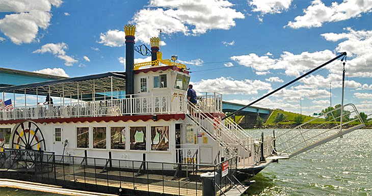 Lewis and Clark Riverboat Cruises