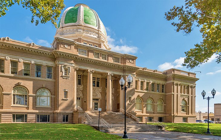 Chaves County Courthouse