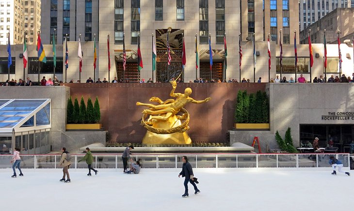 Skating rink at Rockefeller Center, New York, USA