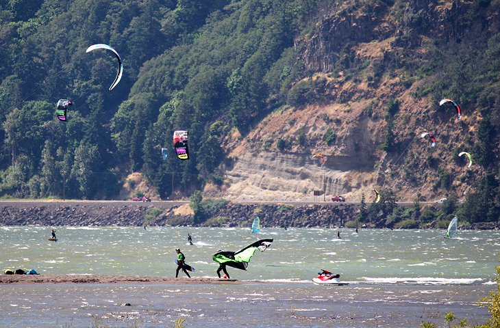 Kiteboarding on the Columbia River