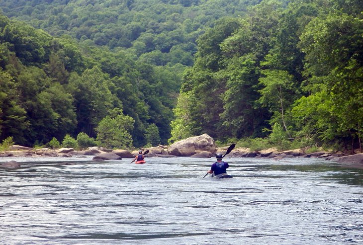 14 destinos de rafting y kayak en aguas bravas mejor calificados en Pensilvania