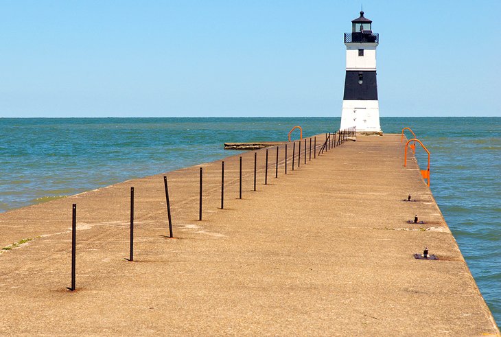 North Pier Lighthouse