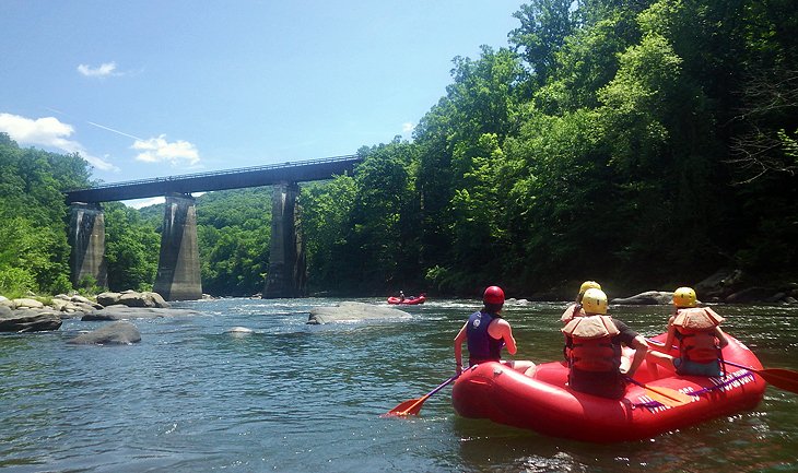 14 destinos de rafting y kayak en aguas bravas mejor calificados en Pensilvania