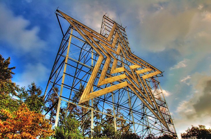 Mill Mountain Park & the Roanoke Star