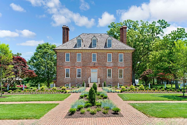 Photo Source: Hilton Vacation Club The Historic Powhatan Williamsburg