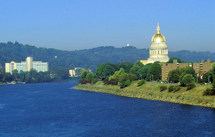 best time to visit charleston wv