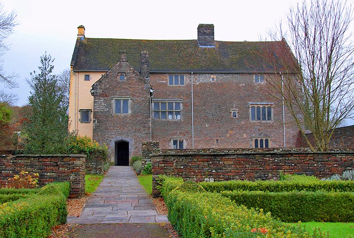 Llancaiach Fawr Manor