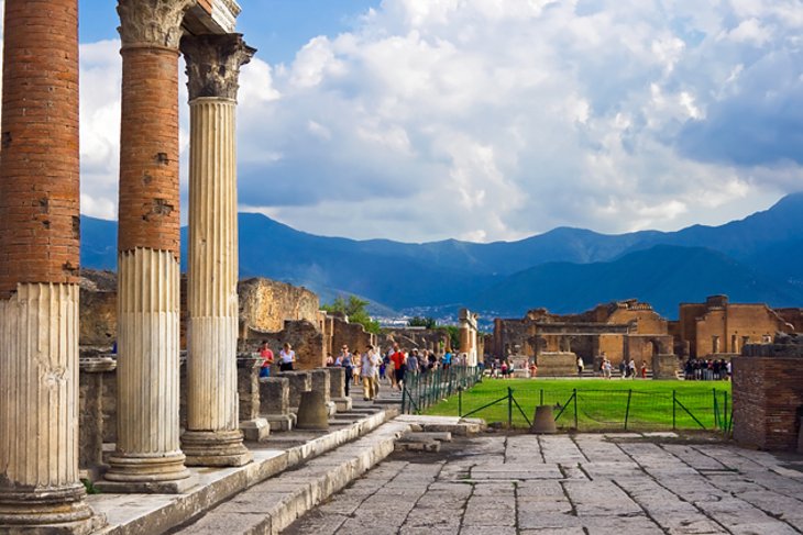 Pompeii ruins