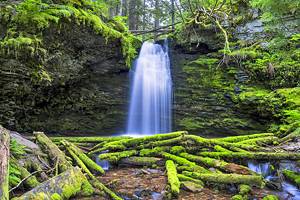 12 Best Waterfalls in Idaho