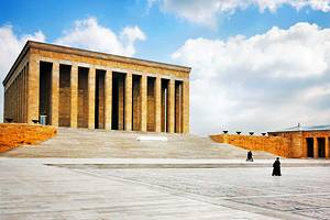 Visiting the Atatürk Mausoleum (Anıtkabir)