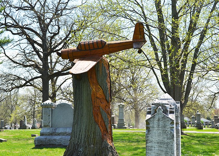 A sculpture in Evergreen Memorial Cemetery