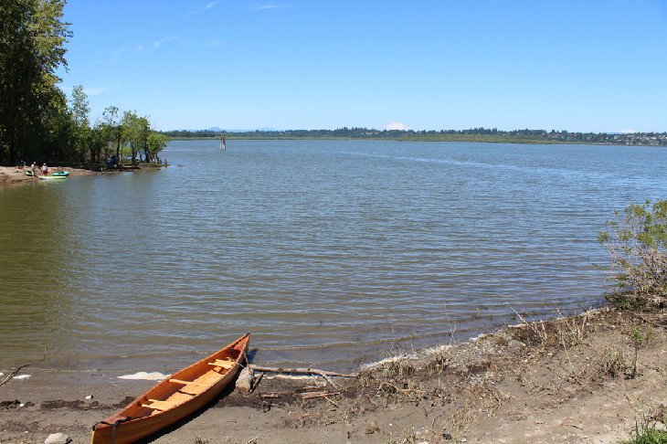 Boat on Vancouver Lake