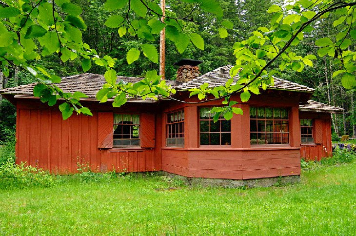 Hamma Hamma Cabin