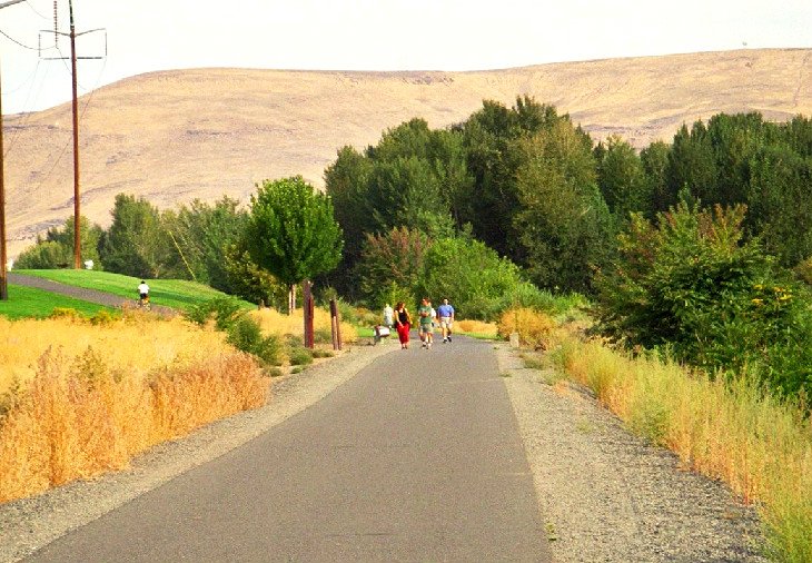 Sunny day on the Yakima Greenway