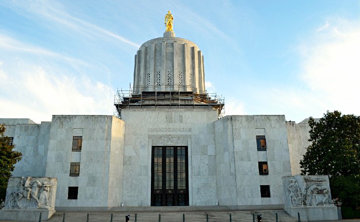 Exterior of the Oregon State Capitol