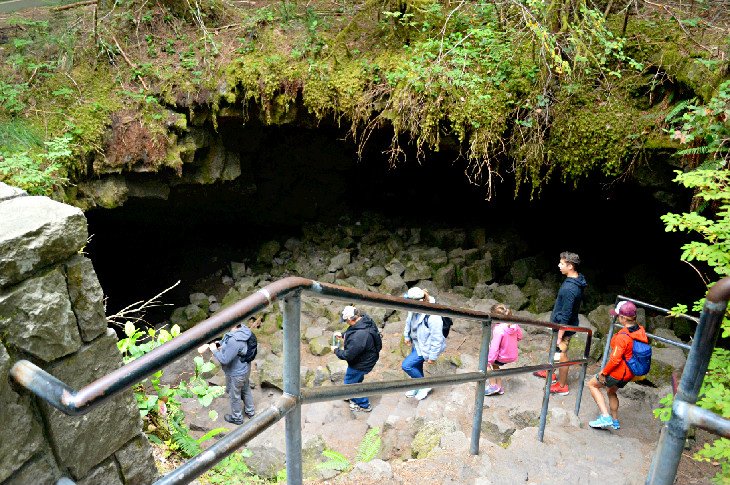 Entering Ape Caves