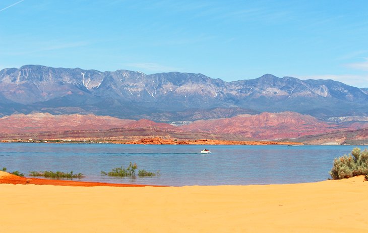 Sand Hollow State Park