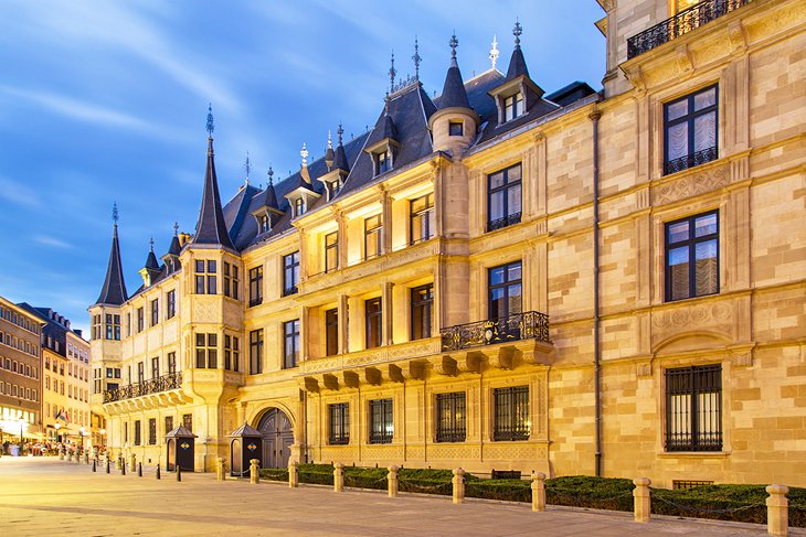 Люксембург - 61 Luxembourg-attractions-luxembourg-city-grand-ducal-palace