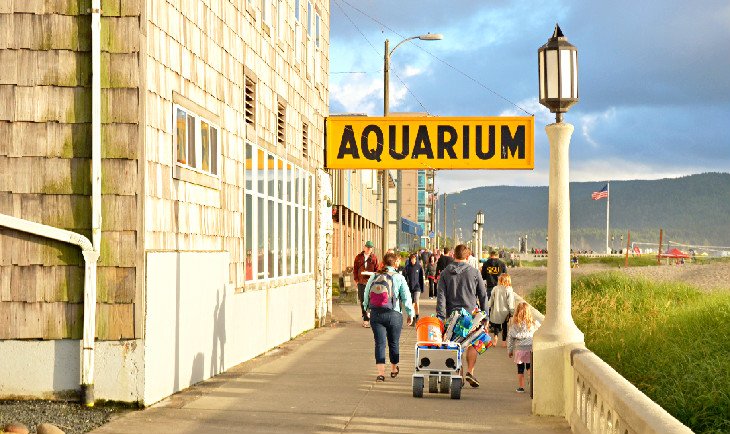 Promenade en bord de mer et Aquarium en bord de mer