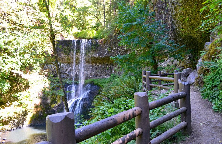 Trail of Ten Falls