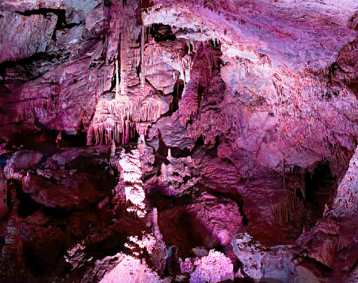 Cathedral Room at Lewis and Clark Caverns