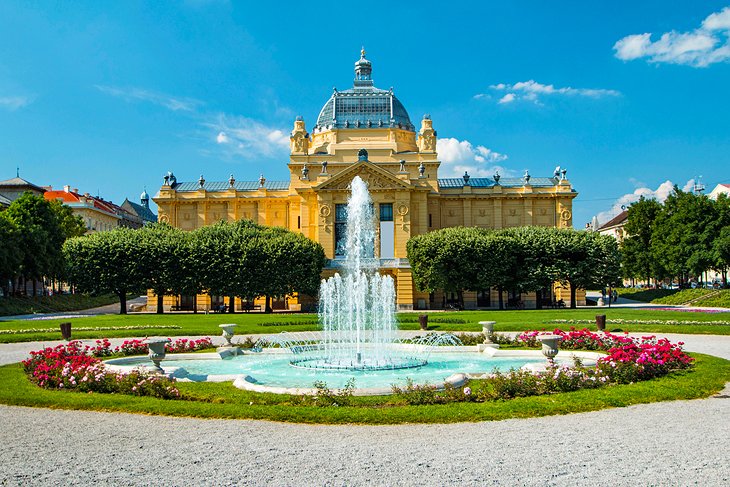 Art pavilion and fountain, Zagreb