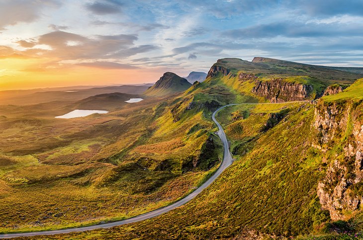 Winding road at Quiraing