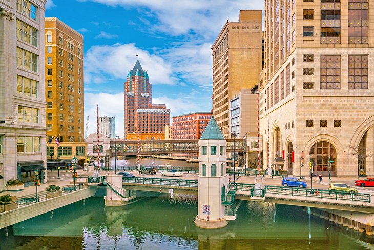 Where to Stay in Milwaukee: Best Areas &amp; Hotels | PlanetWare