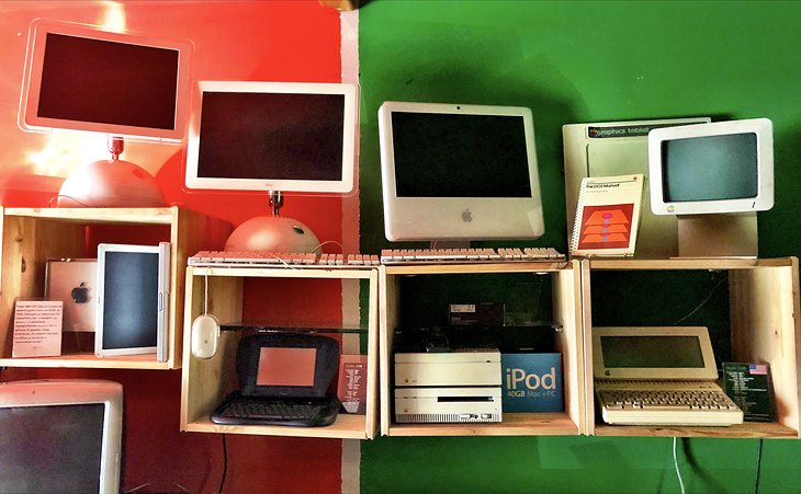 Apple computers at the Peek & Poke Computer Museum