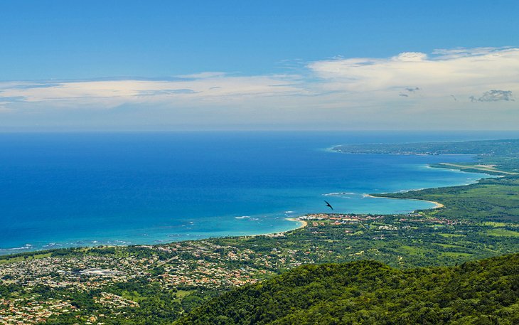 Vista panorámica de Puerto Plata desde el monte Isabella