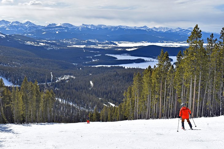 12 estaciones de esquí mejor calificadas en Montana