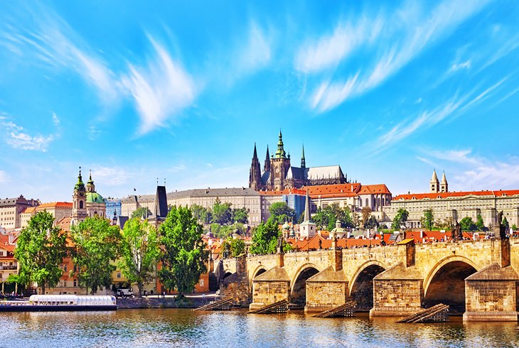 Visitando el Castillo de Praga: 9 atracciones principales, consejos y recorridos