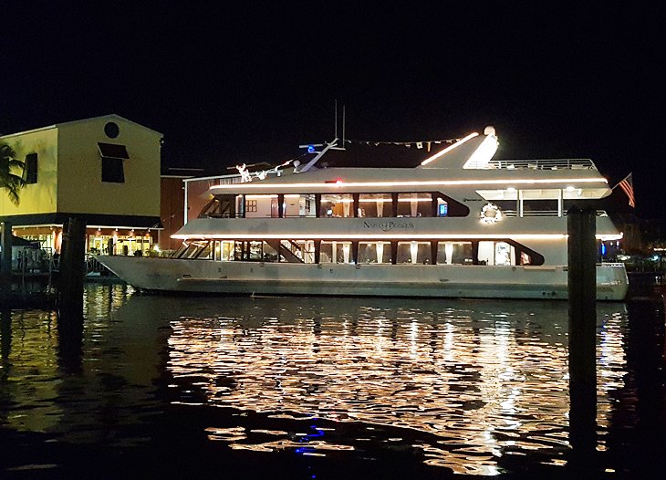 Boat tour in Naples Bay