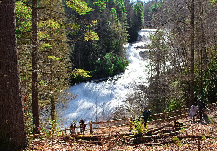 Triple Falls dans la forêt récréative de l'État de Dupont