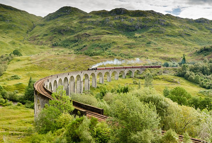 Steam train on the Glenfinnan Viaduct