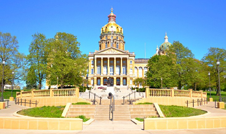 Des Moines State Capitol building