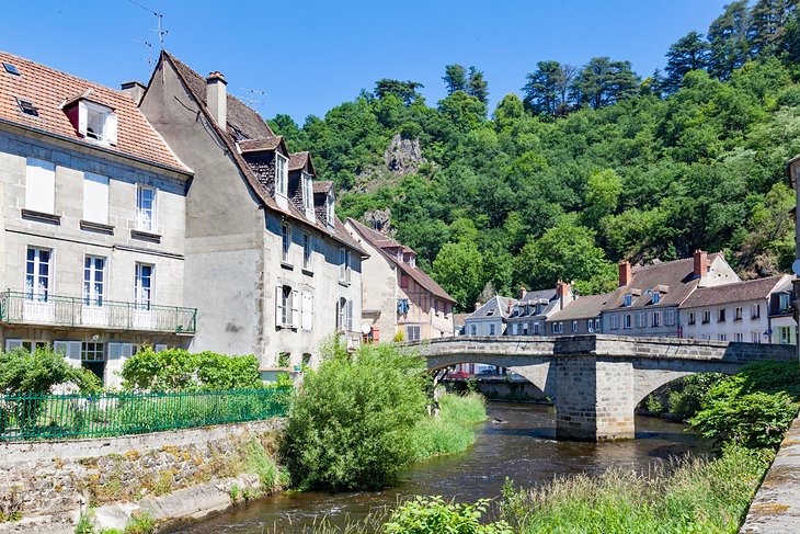 Stone bridge over the River Creuse in Aubusson